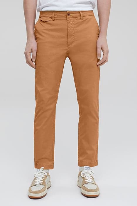 MEN ATELIER TAPERED PANTS WILD HONEY by Closed