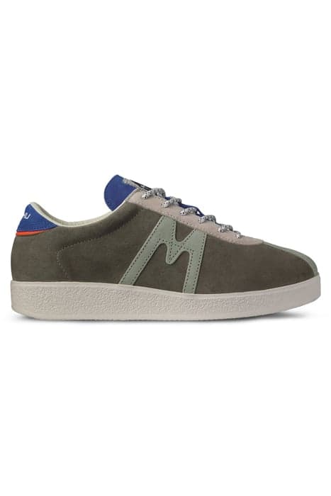 TRAMPAS VETIVER/ DESERT SAGE GREY by Karhu