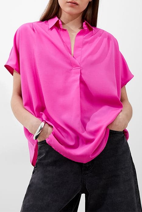 S/S CREPE LIGHT POPOVER WILD ROSA by French Connection