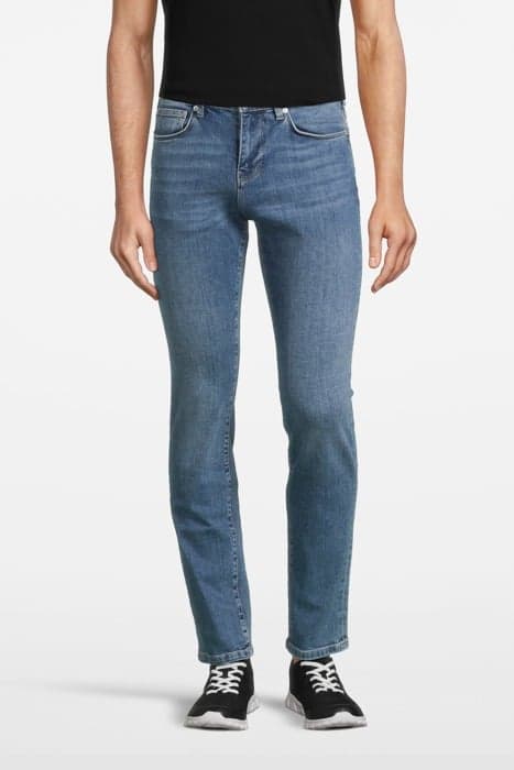 TAHITI-SLIM FIT JEANS MID BLUE by Reiss