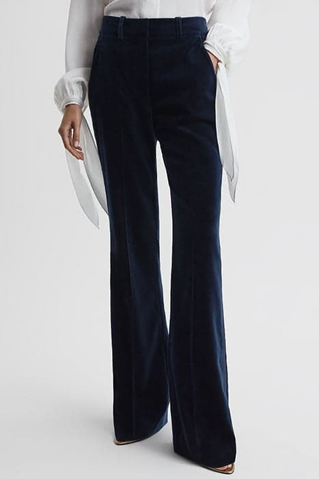 BREE-VELVET FLARE TROUSER NAVY by Reiss