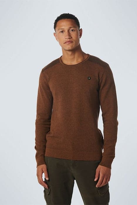 PULLOVER CREWNECK 2 COLOURED JACQUARD CARAMEL by No Excess