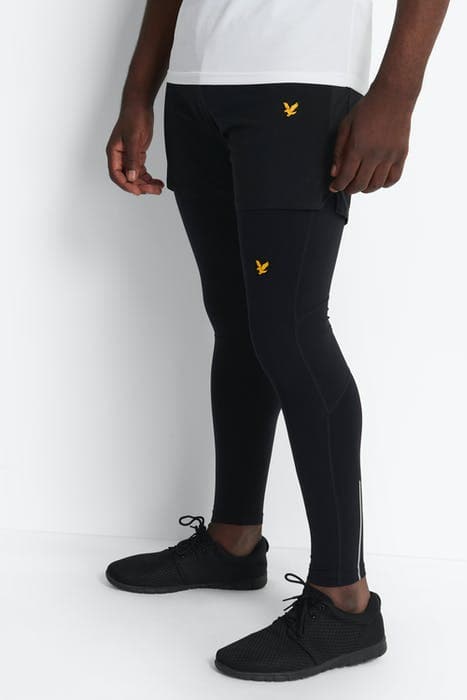 RUN TIGHT TRUE BLACK by Lyle & Scott