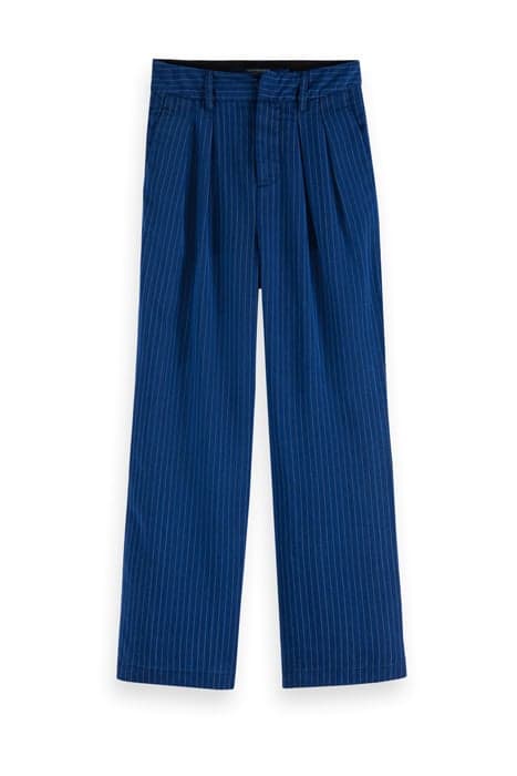 AMS BLAUW INDIGO TENCEL PLEAT FRONT LOOSE CHINO INDIGO by Scotch & Soda