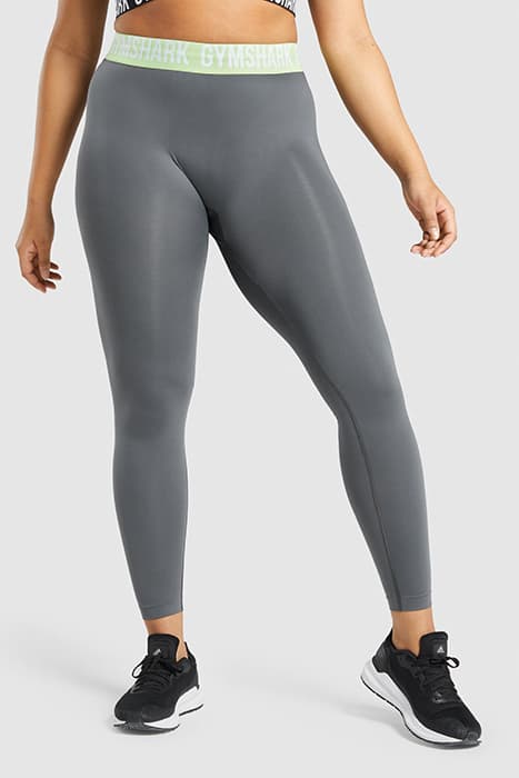 GYMSHARK FIT SEAMLESS LEGGINGS - CHARCOAL by Gymshark