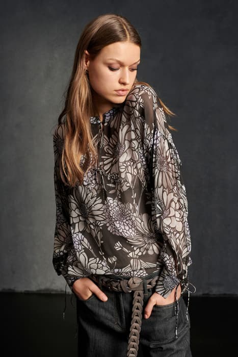 BLOUSE WITH FLORAL PRINT WARM GREY / LIGHT LILAC by Luisa Cerano