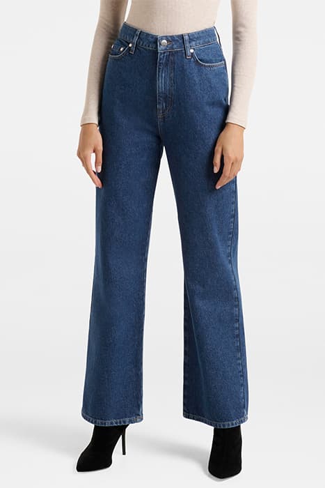 IVY HIGH RISE 90S STRAIGHT JEAN RINSE WASH by Forever New