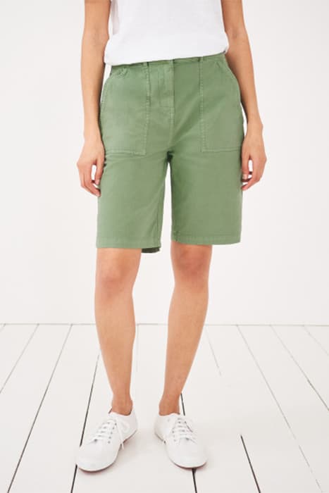 TWISTER ORGANIC CHINO SHORTS MID GREEN by White Stuff