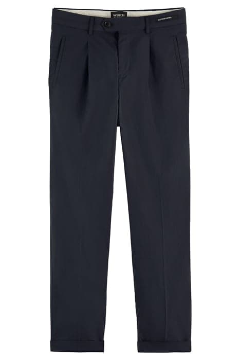 LIGHT WEIGHT PLEATED TAPERED-FIT CHINO NIGHT by Scotch & Soda