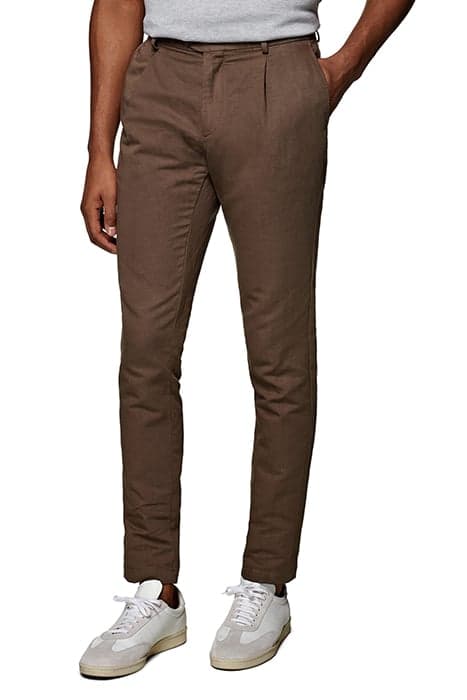 Mid Brown Pleated Campo Chino by Suitsupply