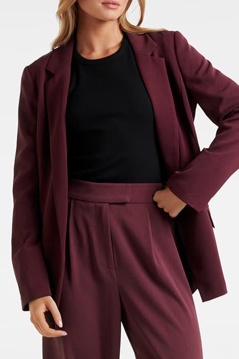 MAEVE BF BLAZER MERLOT SUIT by Forever New