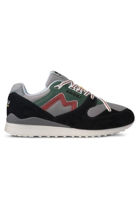 SYNCHRON CLASSIC-JET BLACK/HOT SAUCE by Karhu