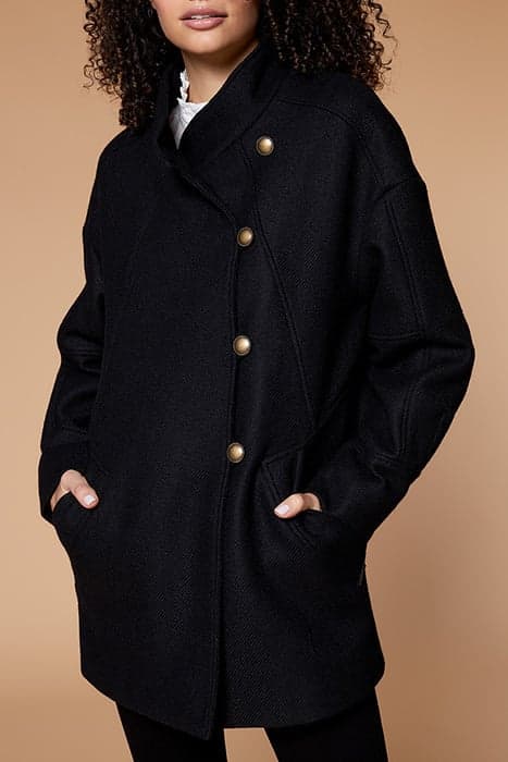 DONATA - EGG COAT WITH DOUBLE-BREASTED FASTENING BLACK by ONE STEP