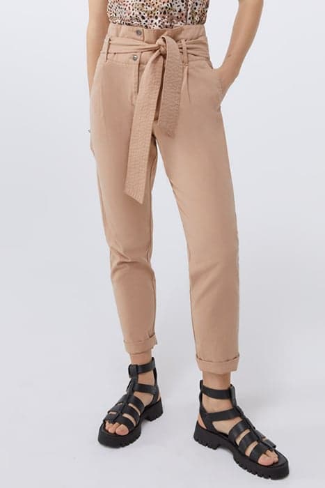 DESERT BELTED HIGH-WAIST CIGARETTE TROUSERS by IKKS