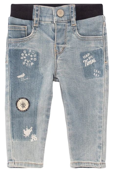 BABY BOYS’ BLUE JEANS WITH PRINT AND BADGE by IKKS