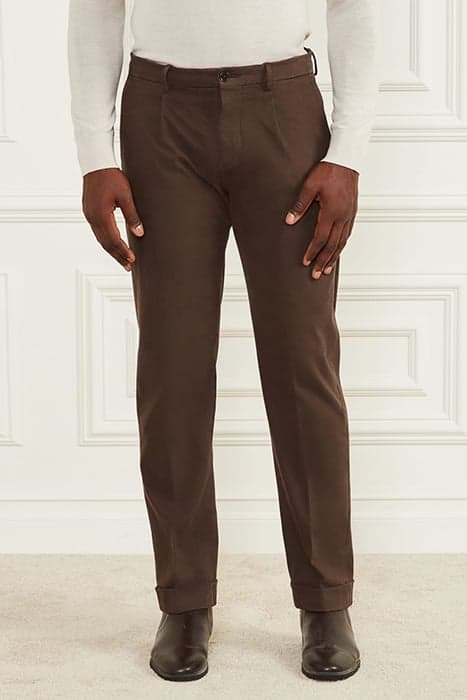 ETHAN ROLL-UP CHINO CHOCOLATE BROWNIE by Marciano by Guess