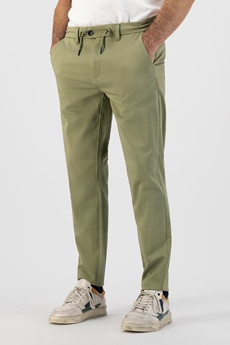 LANCASTER TAPERED JOGGER TWILL KNIT OIL GREEN by Dstrezzed