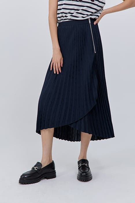 NAVY SKULL MOTIF JACQUARD PLEATED SKIRT NAVY by IKKS