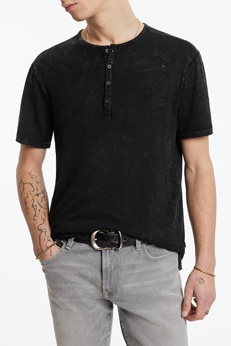 ETHAN SS CTN HENLEY W PSEIN CHROMA WASH BLACK by John Varvatos