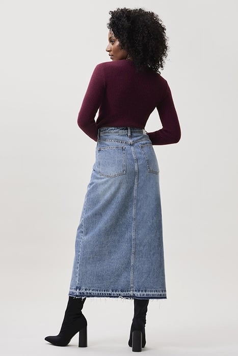 KN ISABEL WINDSOR WINE 2