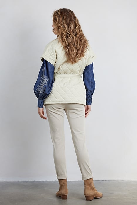 GILET CENTREPIECE EMBRO OYSTER WHITE WITH CENTREPIECE EMBRO 3