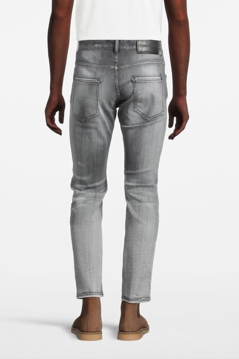 SKATER JEANS BLACK 2