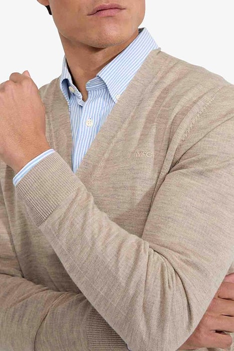 FINE MERINO CLASSIC CARDIGAN SAND 6