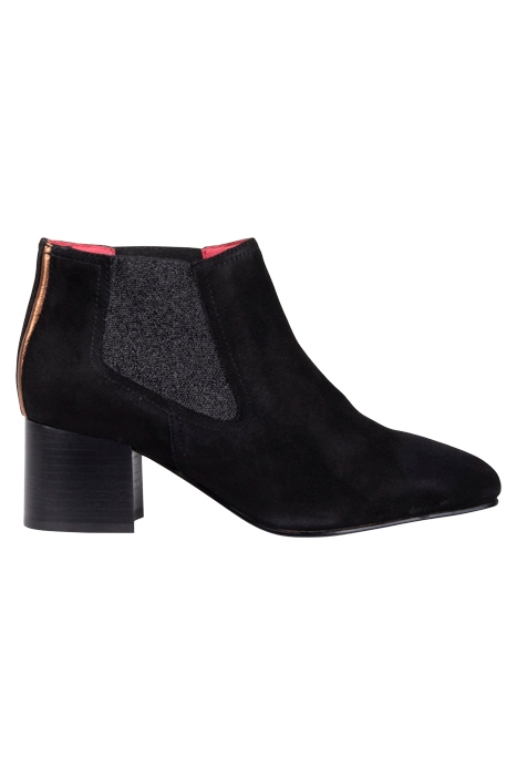 SARAH SQUARE SHOE BOOT DISPLAY PURE BLK 1