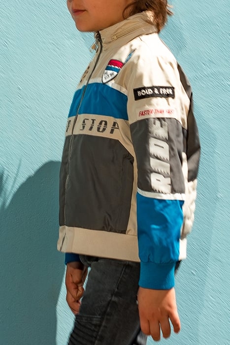 BOYS’ BEIGE, BLUE AND GREY PATCHED JACKET 5