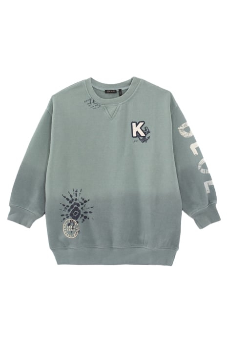 BOYS’ GREEN DEEP DYE SWEATSHIRT WITH PRINT AND BADGE 1