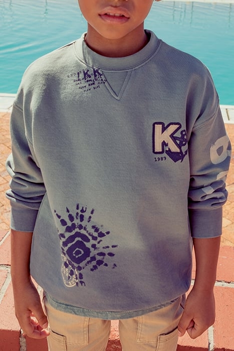 BOYS’ GREEN DEEP DYE SWEATSHIRT WITH PRINT AND BADGE 3