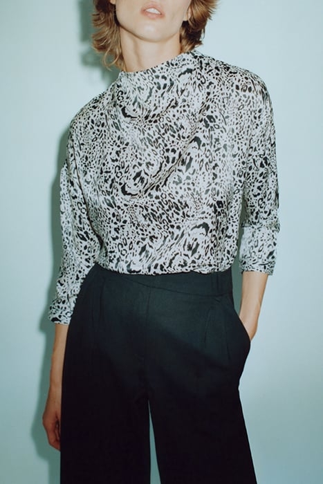 OFF-WHITE ANIMAL PRINT BLOUSE 7